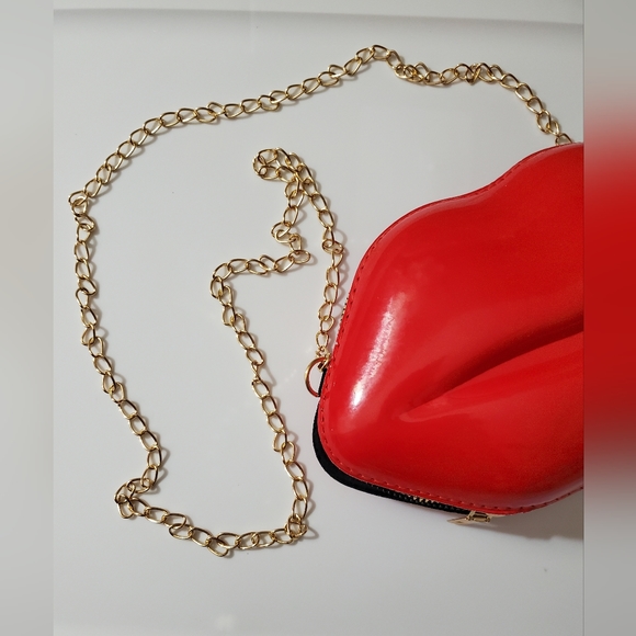 Lips purse bag vegan leather Valentine’s Day gift NEW Red lips kiss gold red - Picture 3 of 15